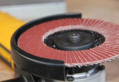 Круг лепестковый торцевой Ø125 P-100